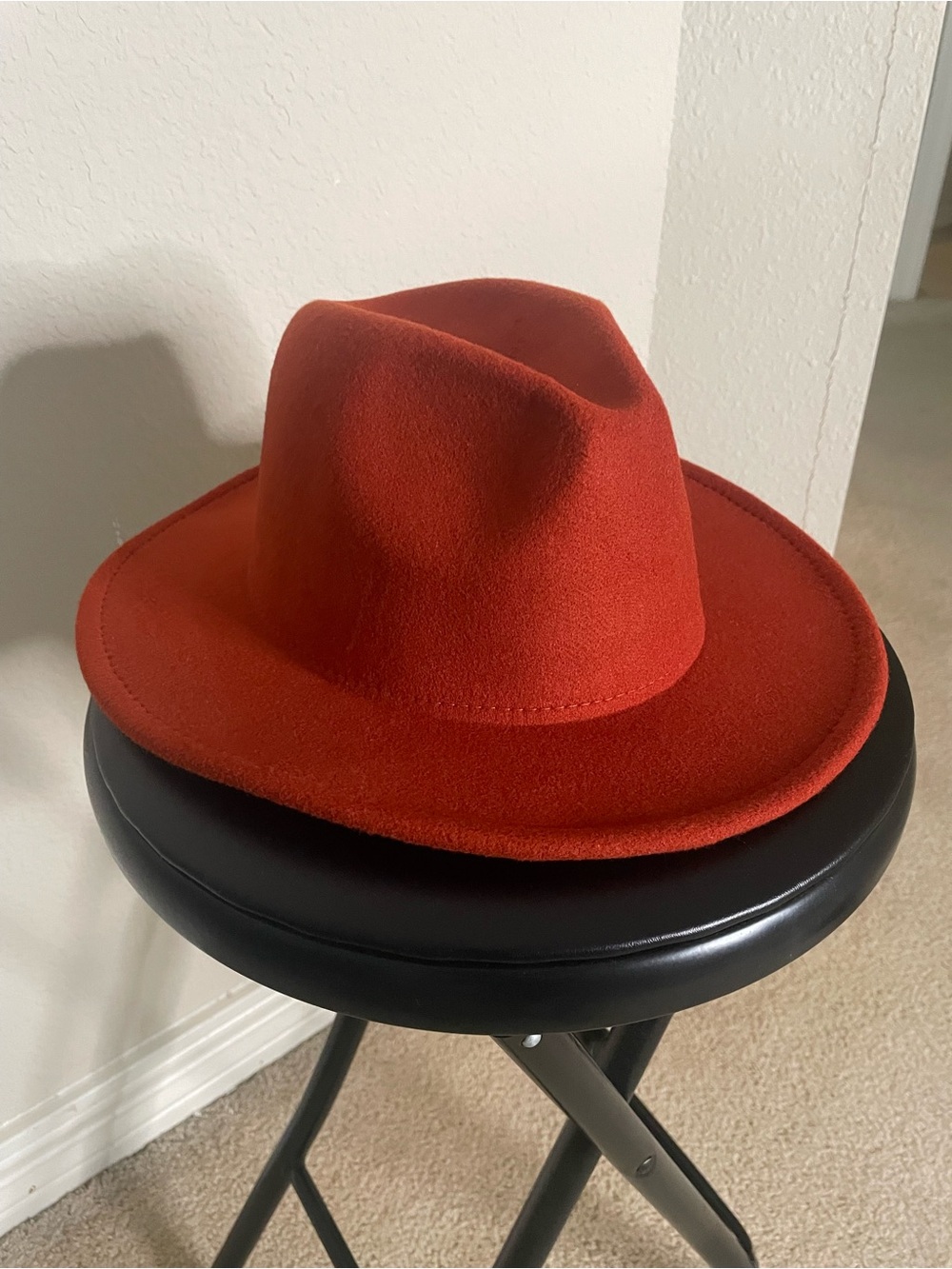 PrettyLittleThing Black and Red Hat